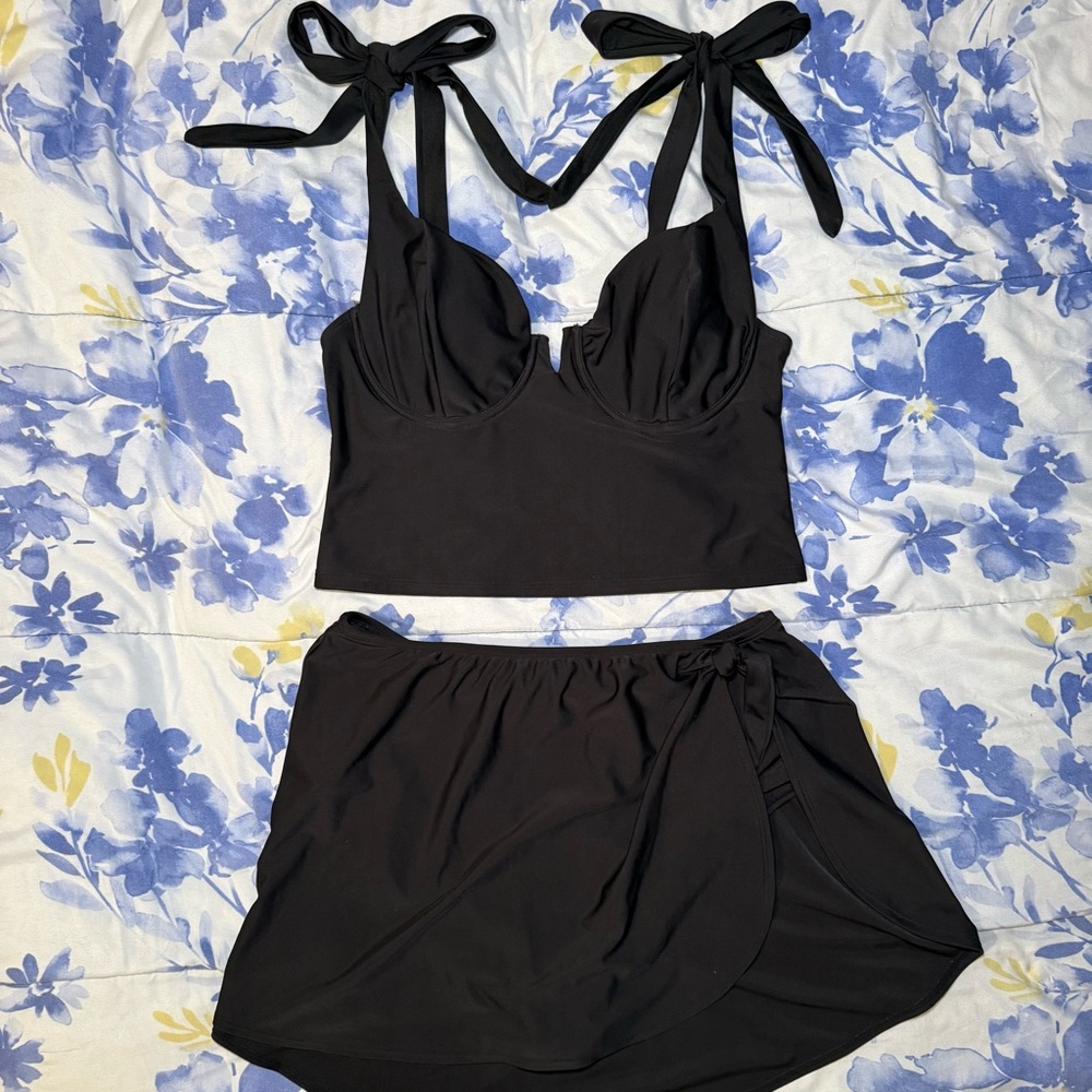 black two piece tankini set with swim skirt and bow shoulder details, size L